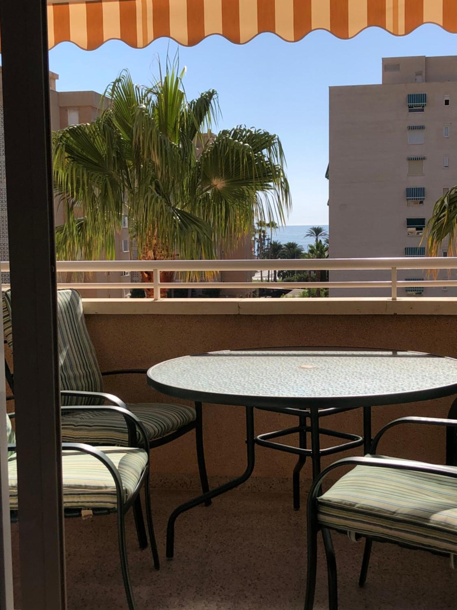 Precioso Apartamento En Urbanizacion Junto Al Mar. アリカンテ エクステリア 写真